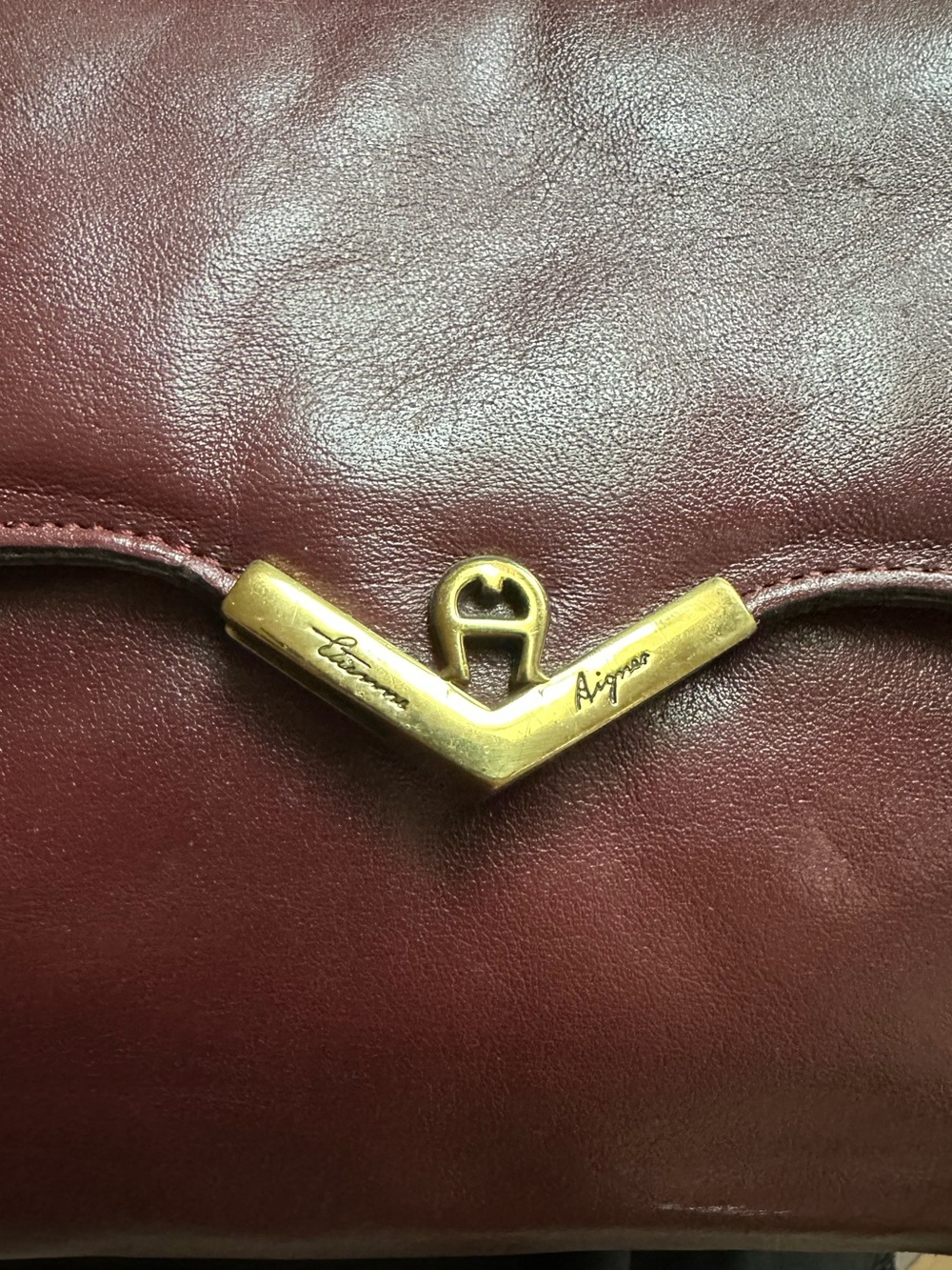 Etienne Aigner Vintage Classic Dark Burgundy Leather Shoulder Bag - Picture 12 of 12